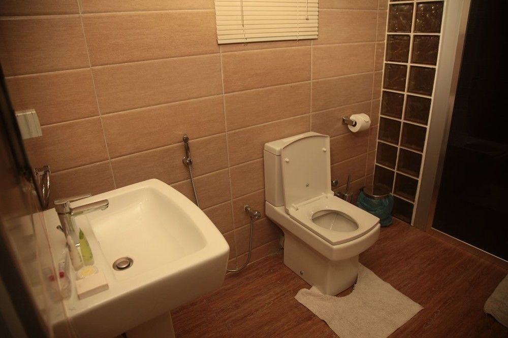 Aliayabiagba Fryburg Suites מראה חיצוני תמונה