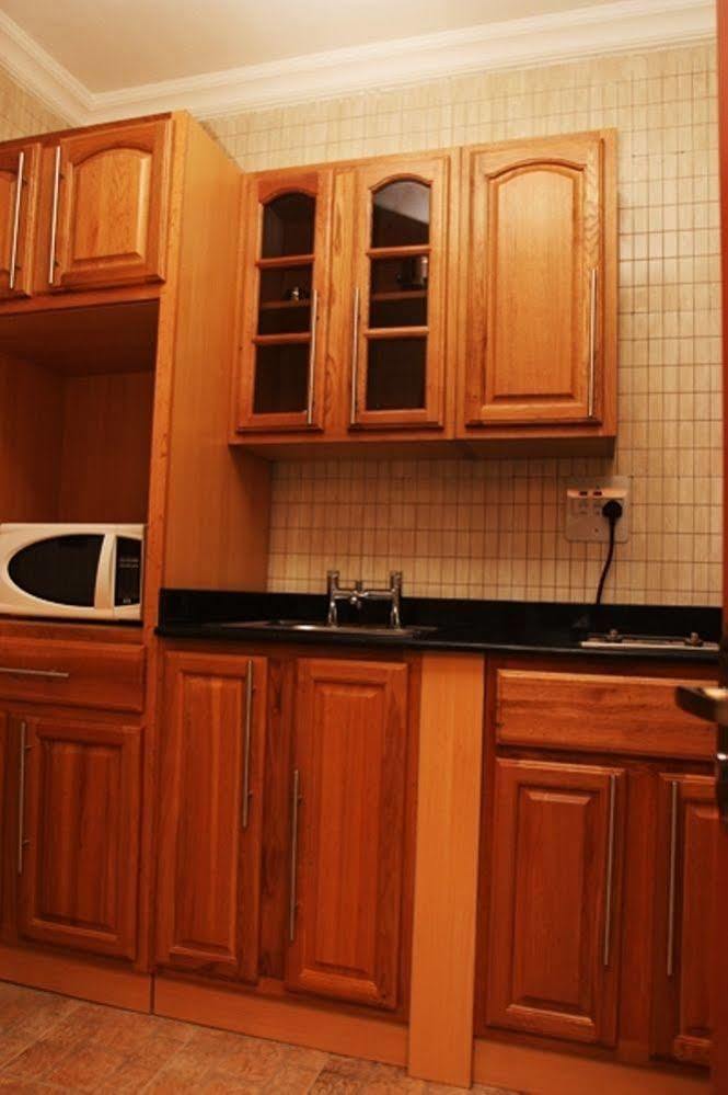 Aliayabiagba Fryburg Suites מראה חיצוני תמונה