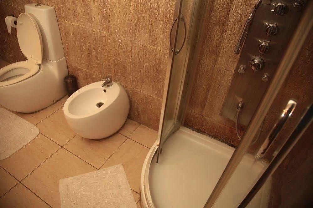 Aliayabiagba Fryburg Suites מראה חיצוני תמונה